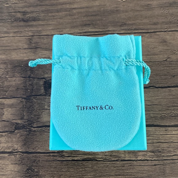 Tiffany Drawstring Pouch & Box - Picture 2 of 9